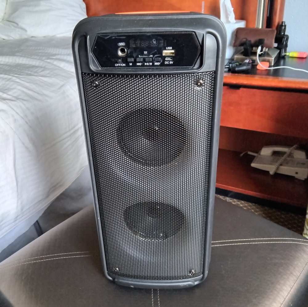 Bluetooth karaoke speaker